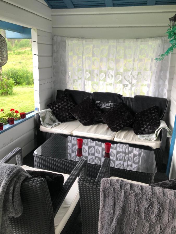 Mysig Timmerstuga Med Braskamin Naera Hovfjaellet Torsby Bagian luar foto