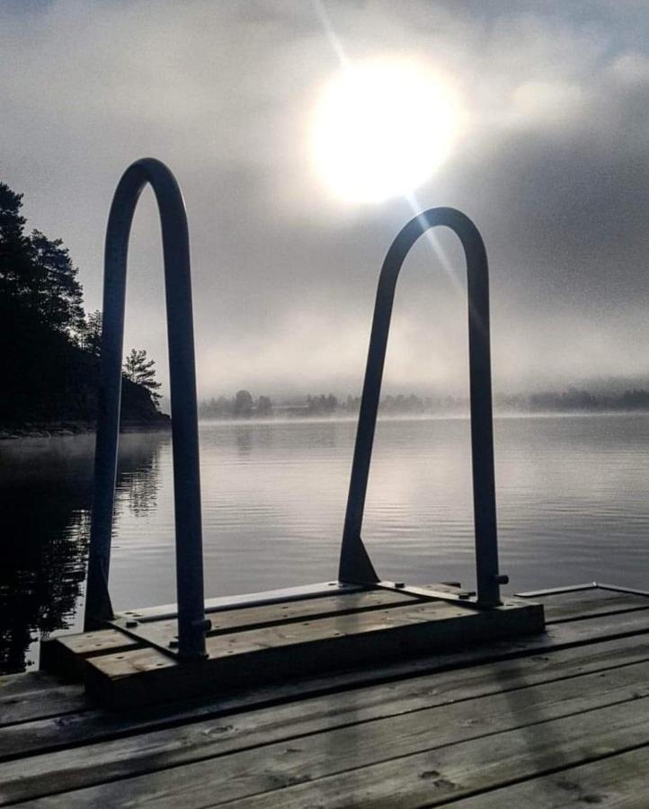 Mysig Timmerstuga Med Braskamin Naera Hovfjaellet Torsby Bagian luar foto