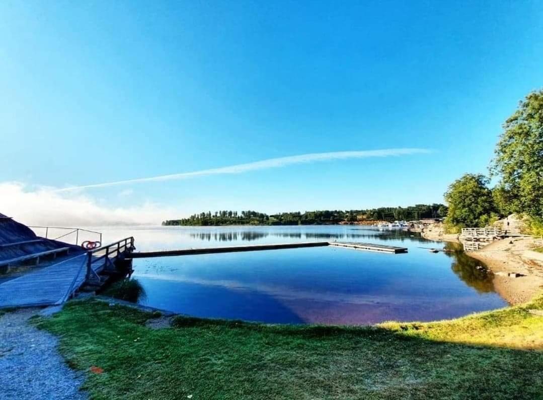 Mysig Timmerstuga Med Braskamin Naera Hovfjaellet Torsby Bagian luar foto